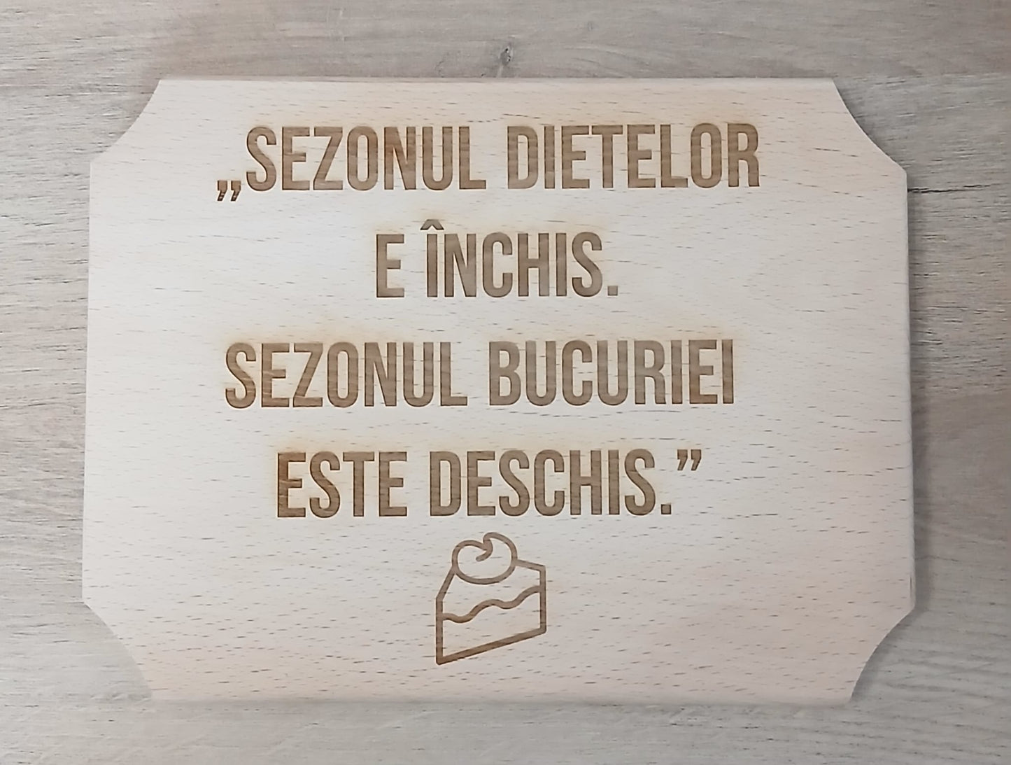Placă decorativă din lemn tip tocător, personalizată
