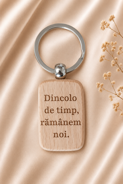Breloc din lemn, personalizat pentru cuplu