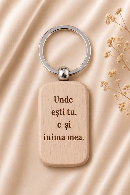 Breloc din lemn, personalizat pentru cuplu