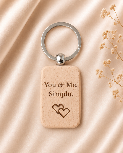Breloc din lemn, personalizat pentru cuplu
