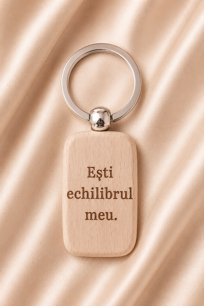 Breloc din lemn, personalizat pentru cuplu