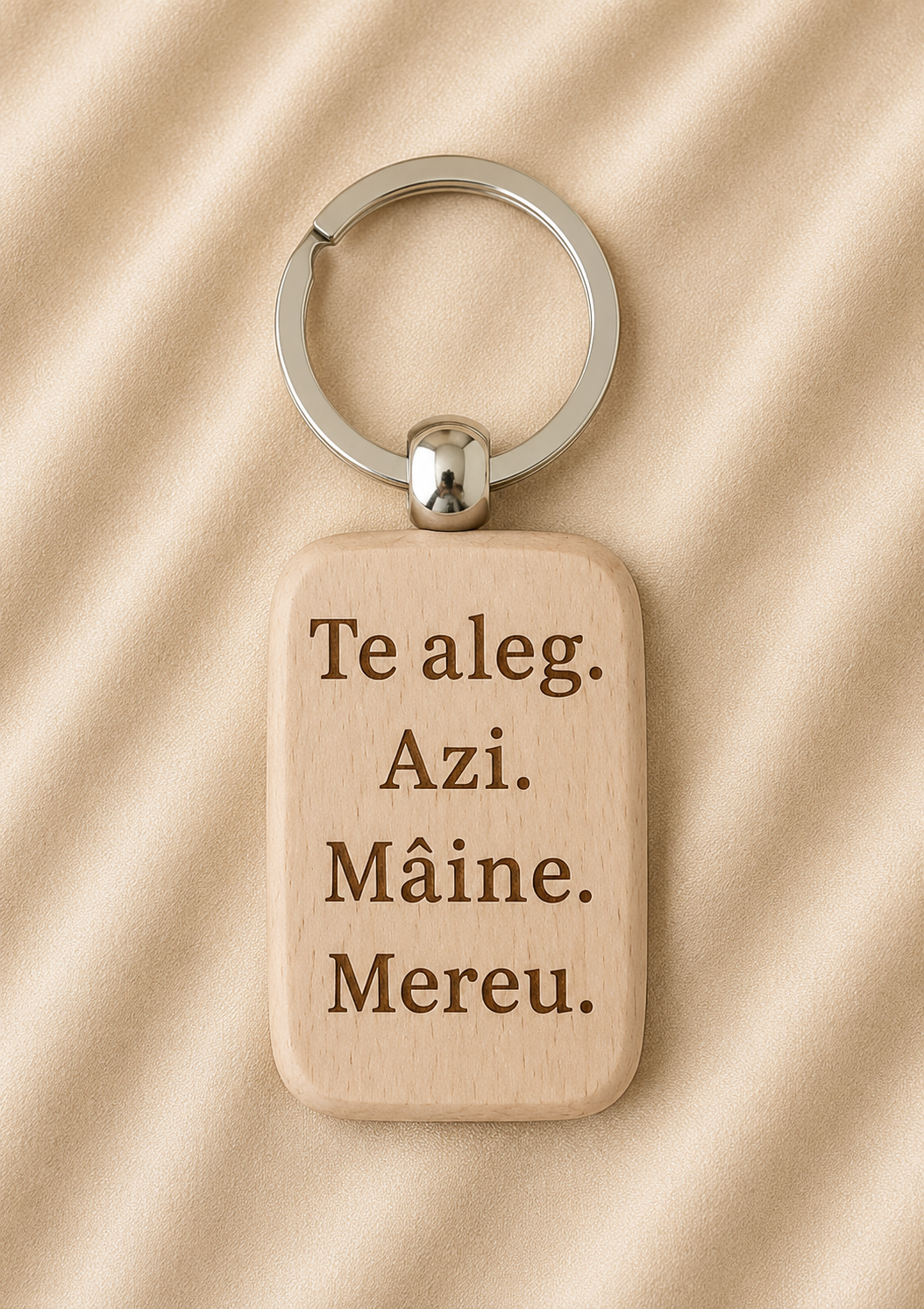 Breloc din lemn, personalizat pentru cuplu