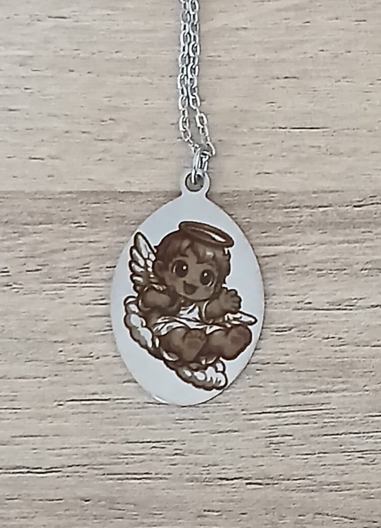 Lănțișor personalizat cu pandantiv oval gravat