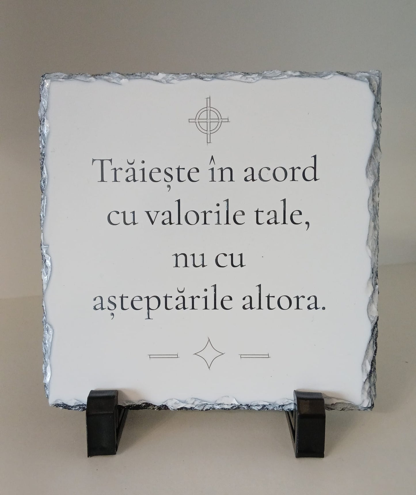 Placă de ardezie cu mesaj motivațional