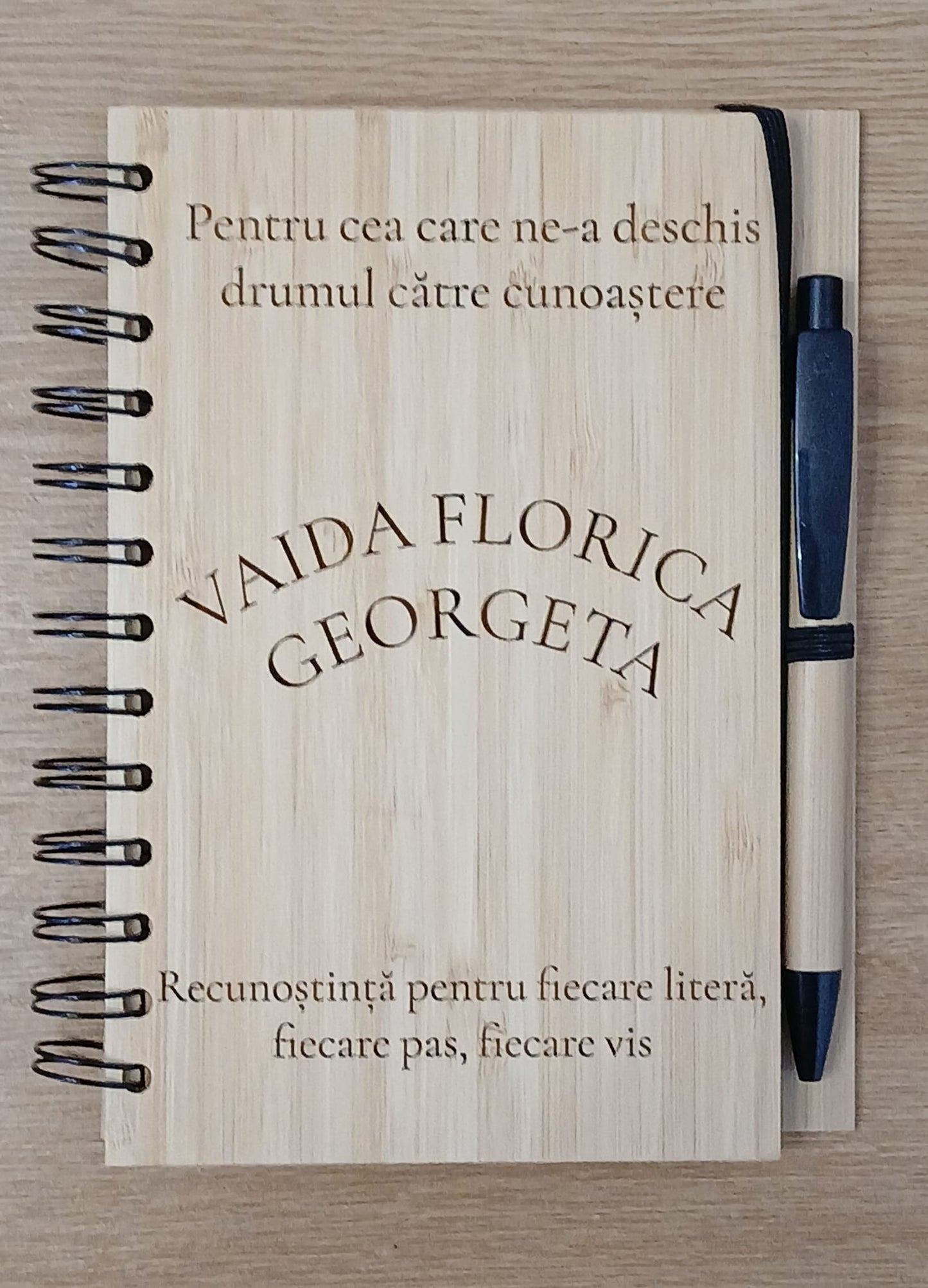 Carnet din bambus cu pix, personalizat pentru cadre didactice