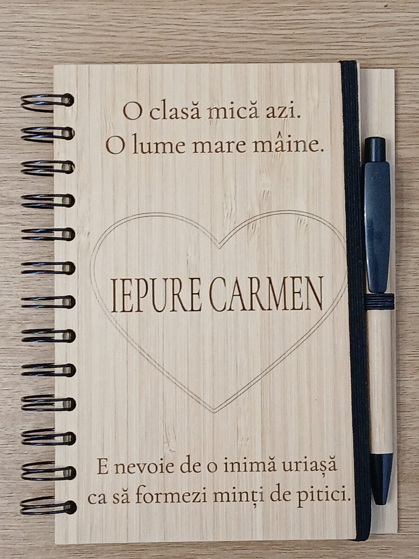 Carnet din bambus cu pix, personalizat pentru cadre didactice
