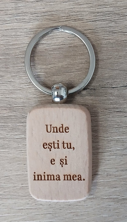 Breloc din lemn, personalizat pentru cuplu