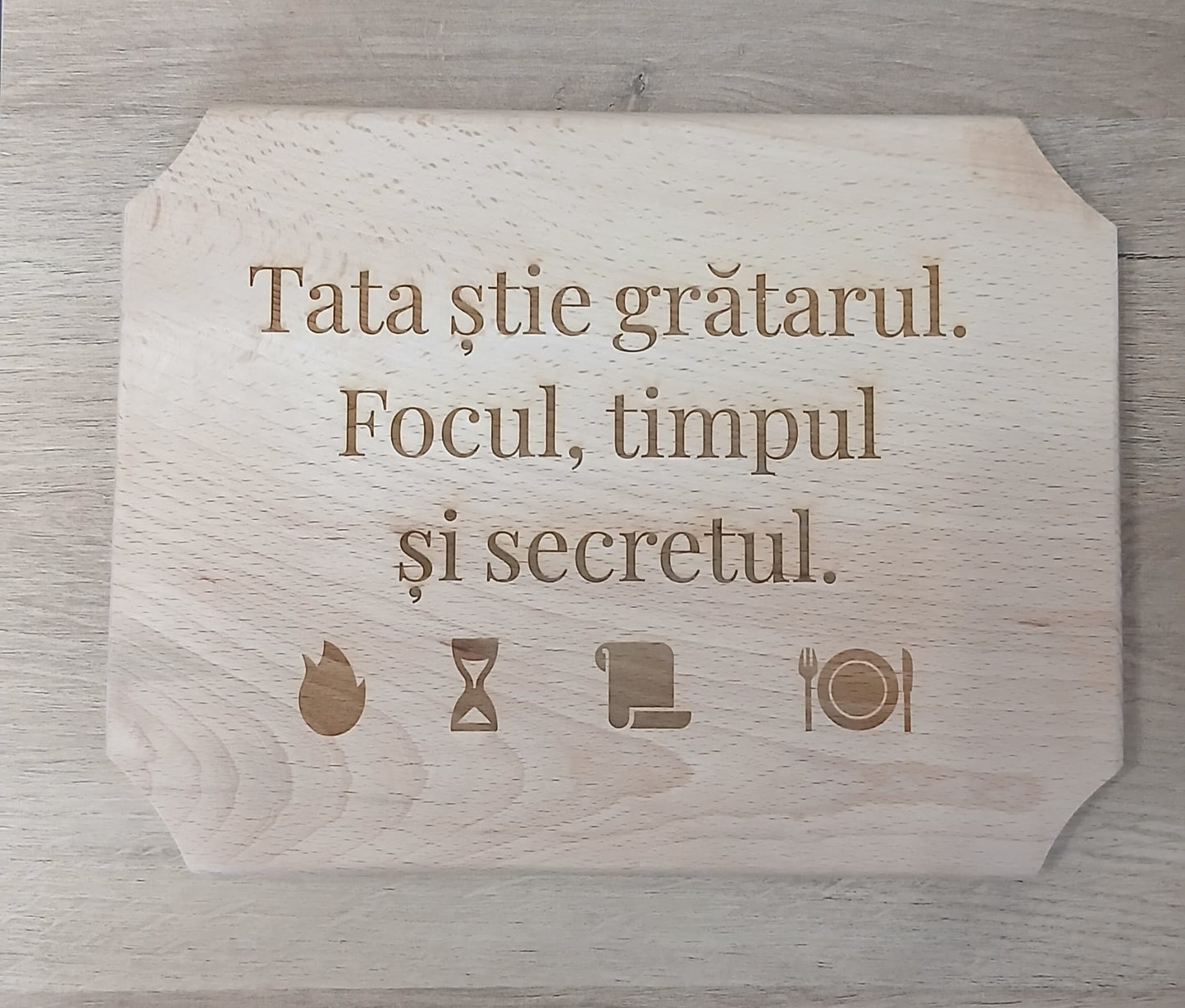 Placă decorativă din lemn tip tocător, personalizată