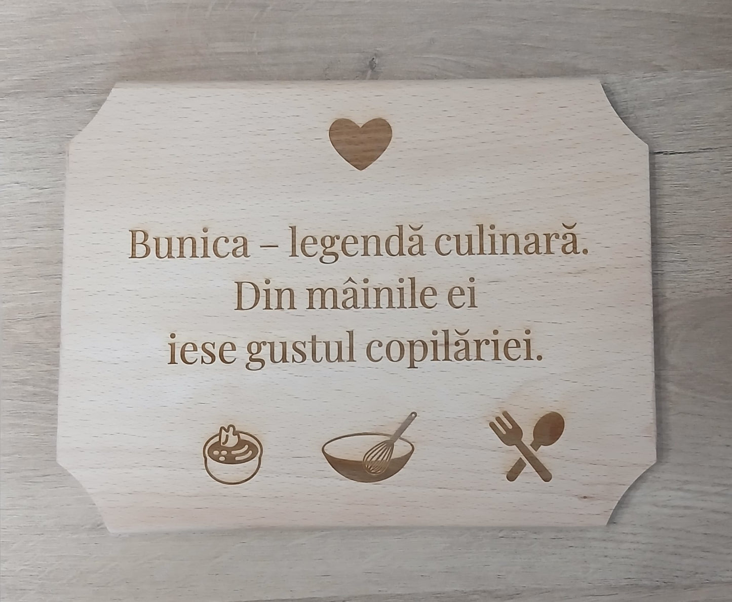 Placă decorativă din lemn tip tocător, personalizată