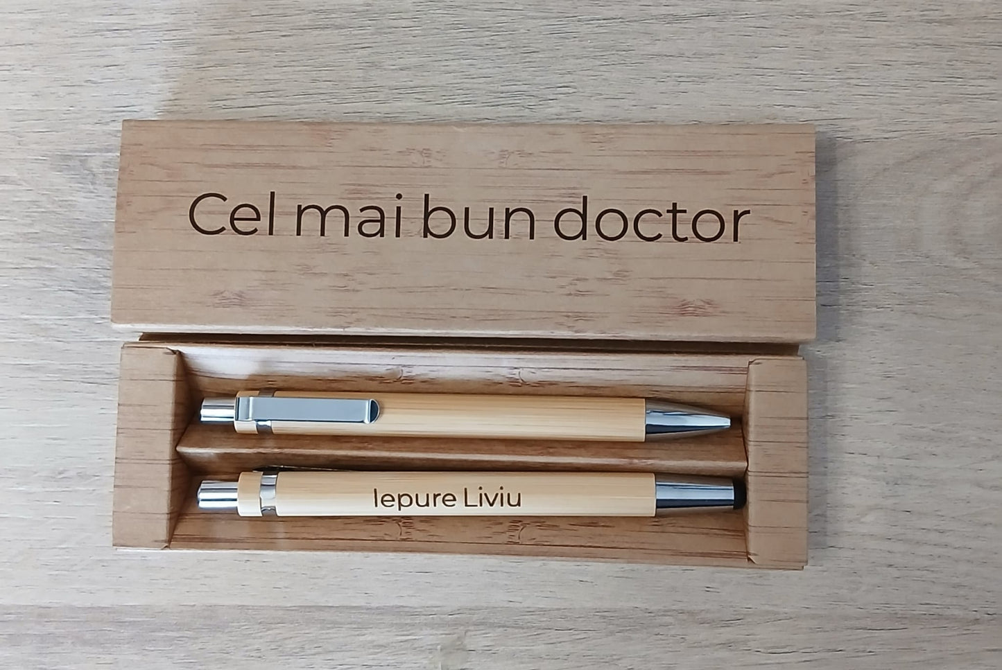 Set din bambus cu pix și creion, personalizat